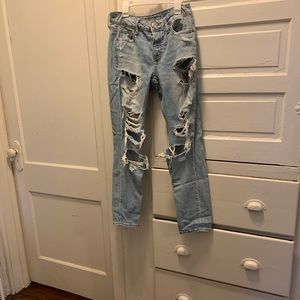 American Eagle Tomgirl ripped jeans